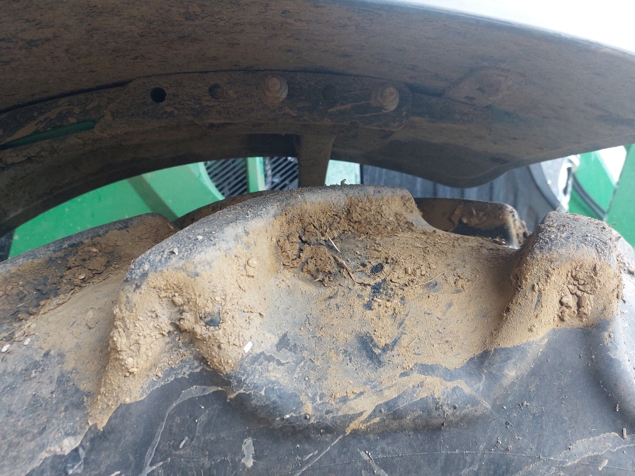 Tracteur chargeur JOHN DEERE 6120M - photo slide 8