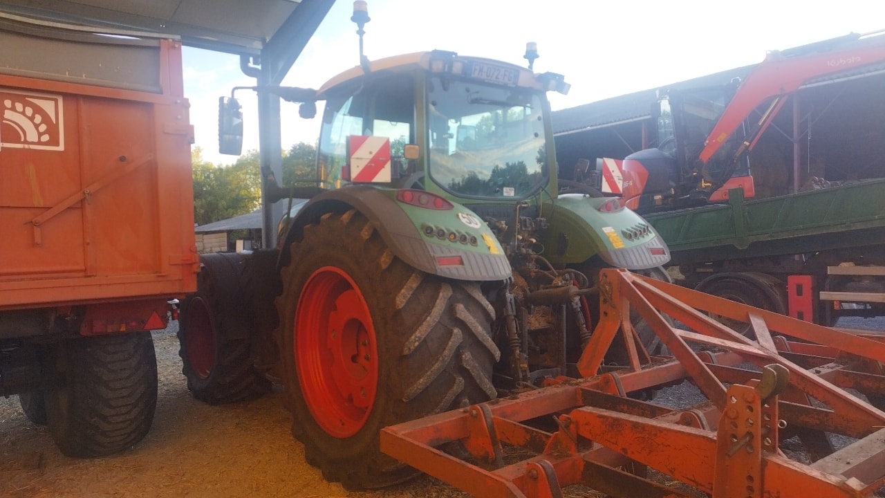 Tracteur FENDT 724 VARIO PROFI + - photo slide 6