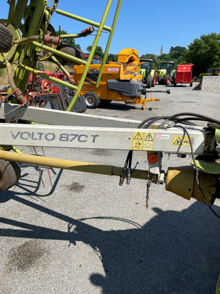Faneuse CLAAS Volto 870T - photo slide 8