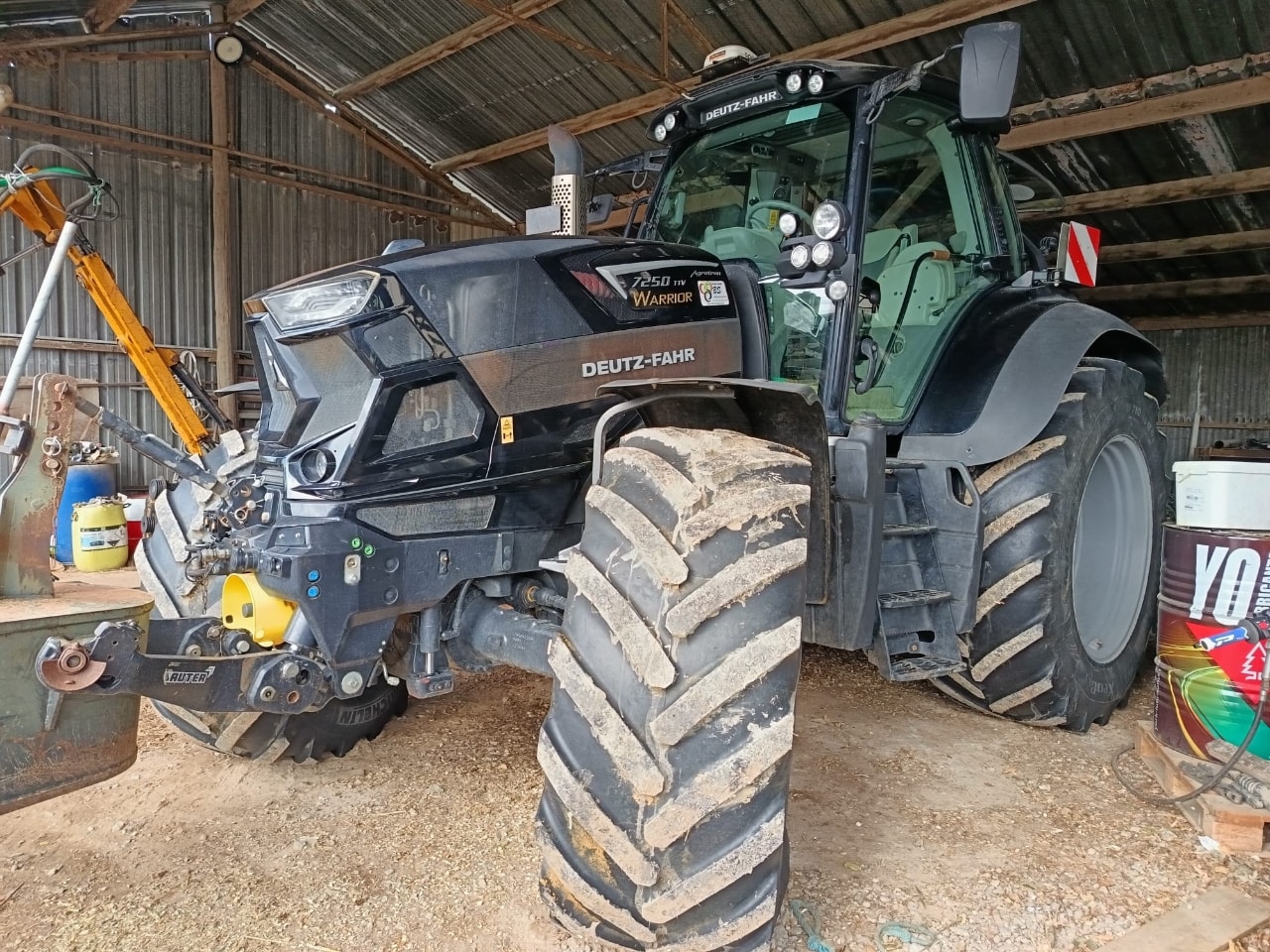 Tracteur DEUTZ FAHR 7250 AGROTRON TTV T4F - photo slide 5