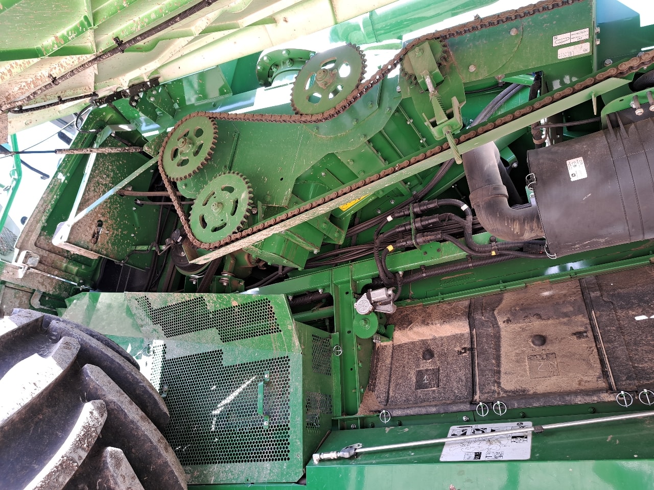 Moissonneuse JOHN DEERE S 780 - photo slide 8