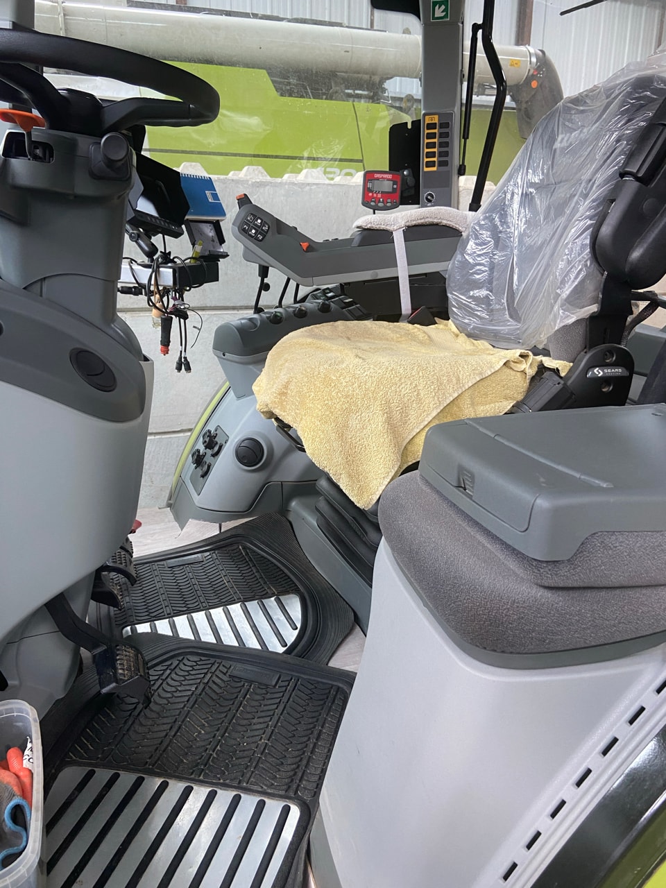 Tracteur CLAAS ARION 530 - photo slide 5