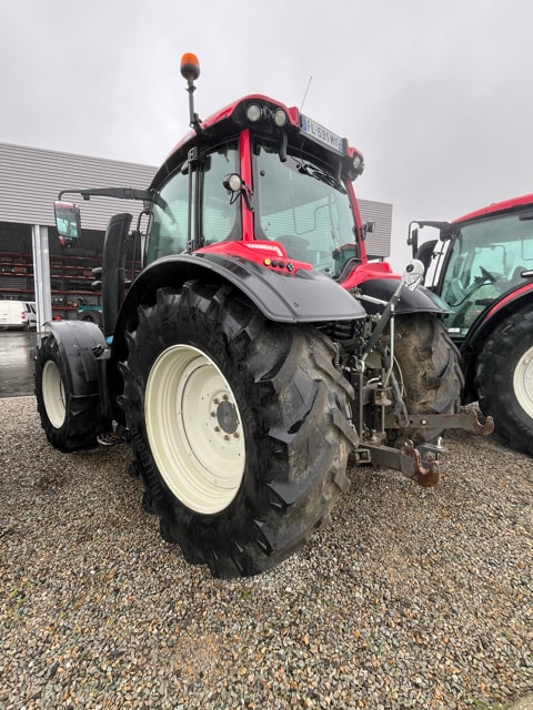 Tracteur chargeur VALTRA N154 D - photo slide 3