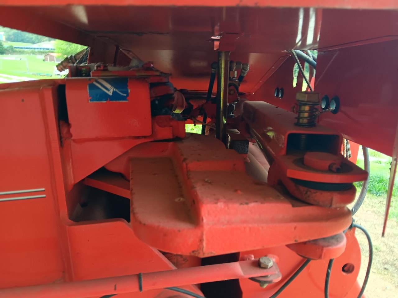 Faucheuse KUHN Gmd 902 - photo slide 9