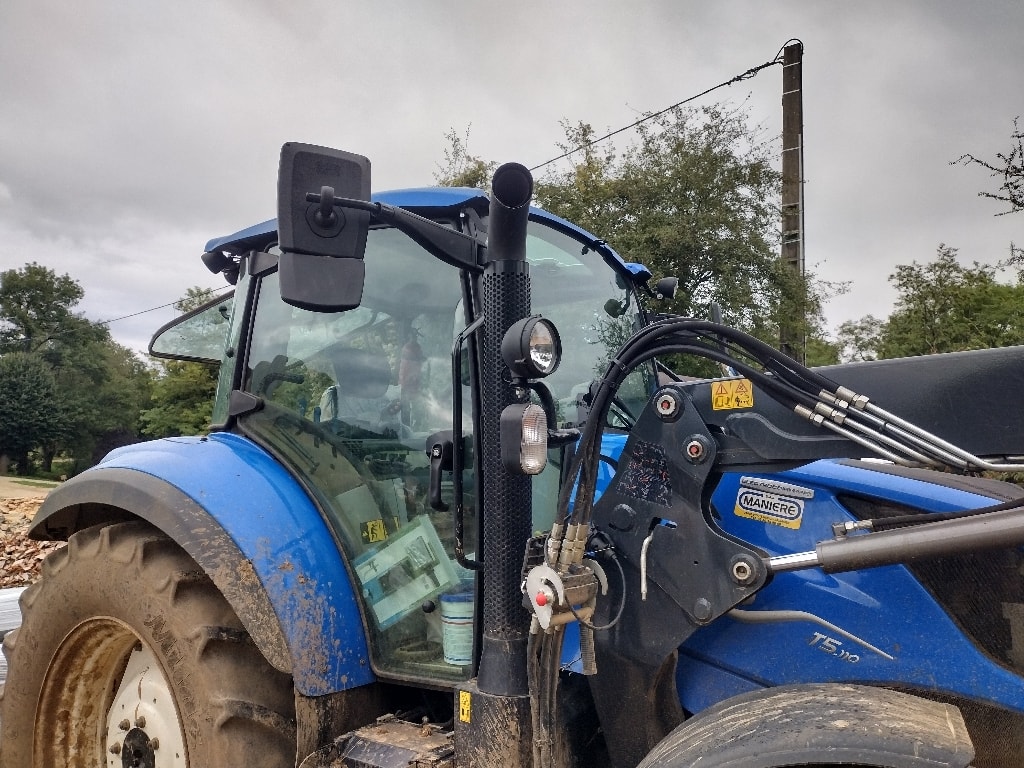 Tracteur chargeur NEW HOLLAND T 5.110 - photo slide 20