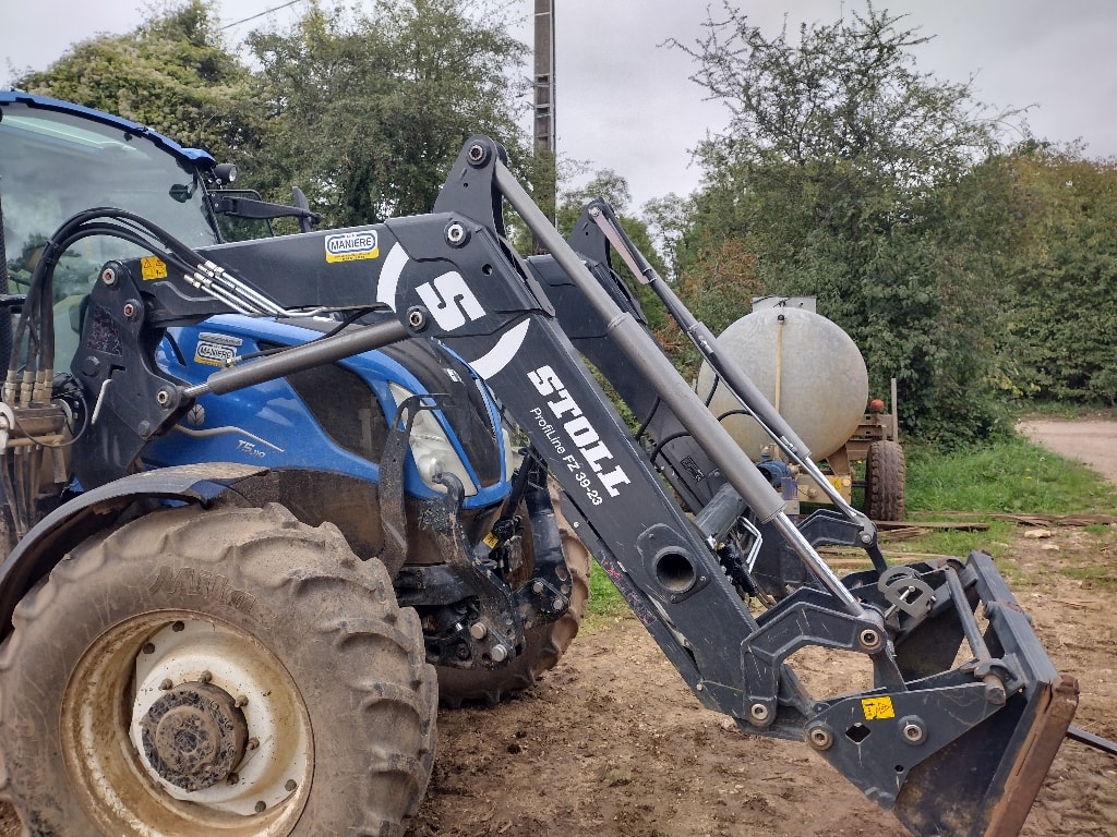 Tracteur chargeur NEW HOLLAND T 5.110 - photo slide 27
