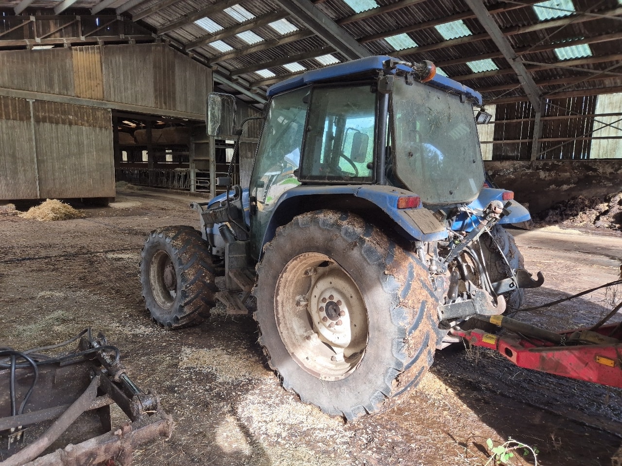 Tracteur NEW HOLLAND TL80A - photo slide 7