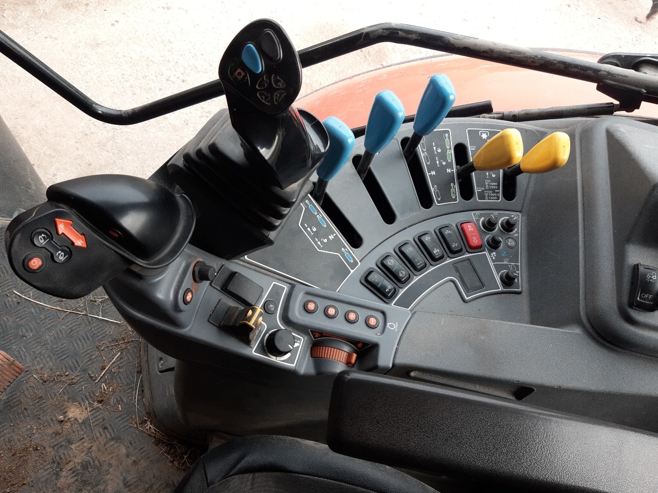 Tracteur chargeur KUBOTA M7-133 - photo slide 6