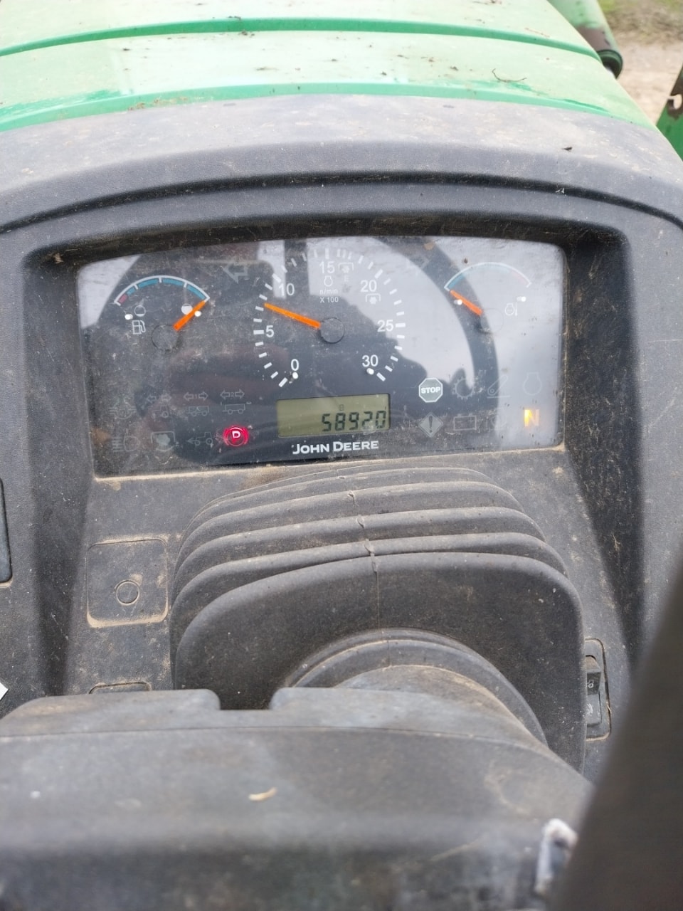 Tracteur chargeur JOHN DEERE 5085M - photo slide 2