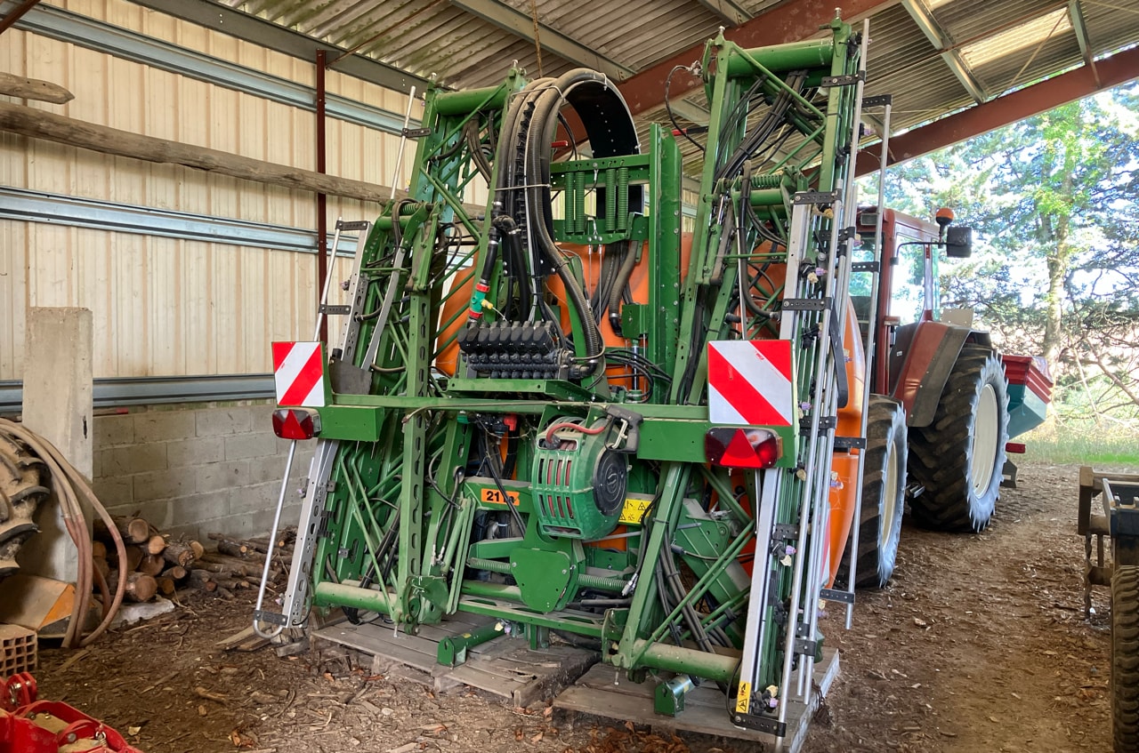 Pulverisateur AMAZONE UF1201 - photo slide 2