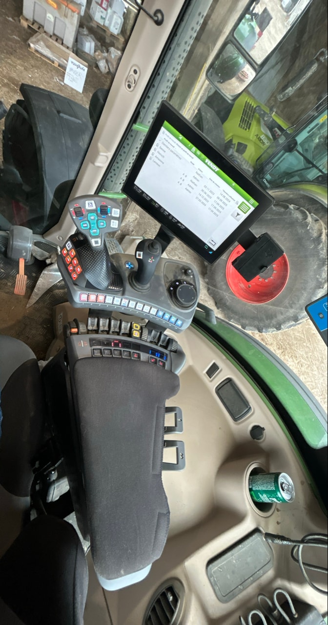 Tracteur FENDT 728 profi + - photo slide 14