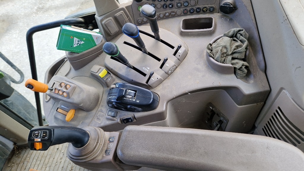 Tracteur JOHN DEERE 6100M - photo slide 4