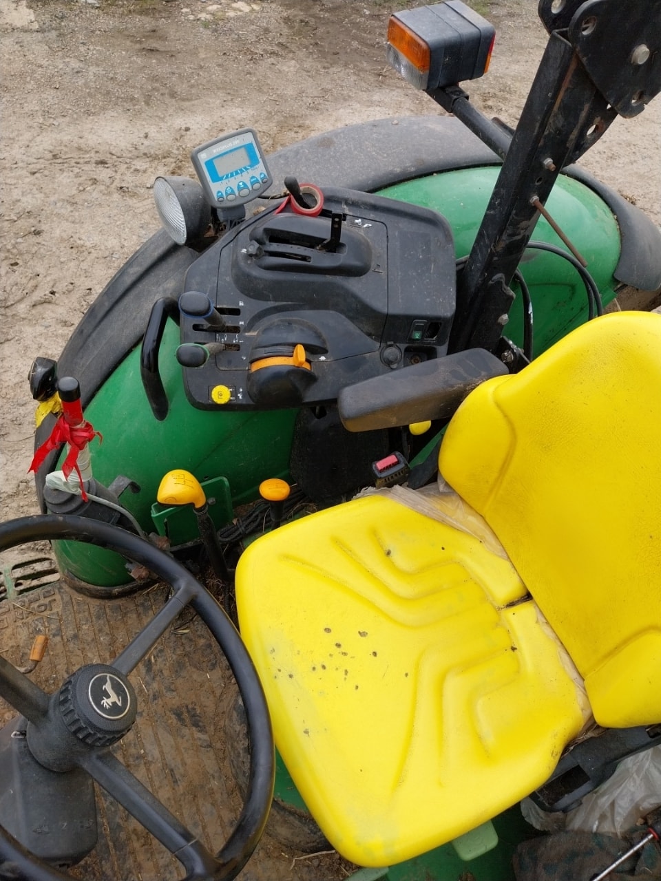 Tracteur chargeur JOHN DEERE 5085M - photo slide 3
