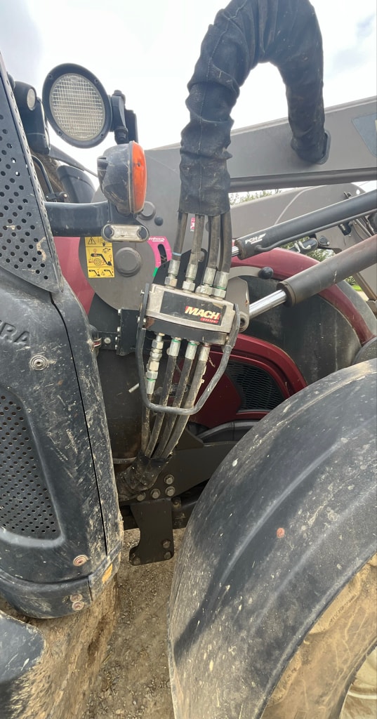 Tracteur chargeur VALTRA N114 - photo slide 6