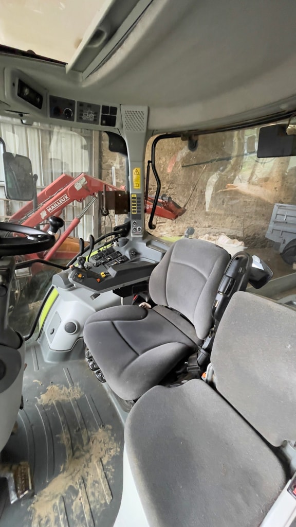 Tracteur CLAAS ARION 530 - photo slide 13