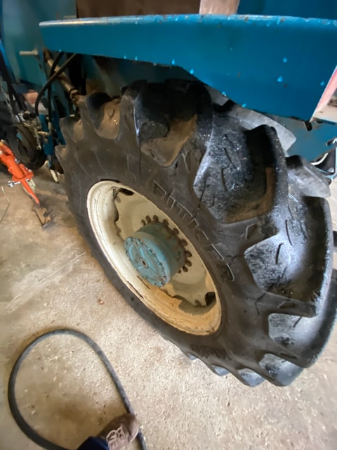 Tracteur enjambeur BOBARD 889 - photo slide 6