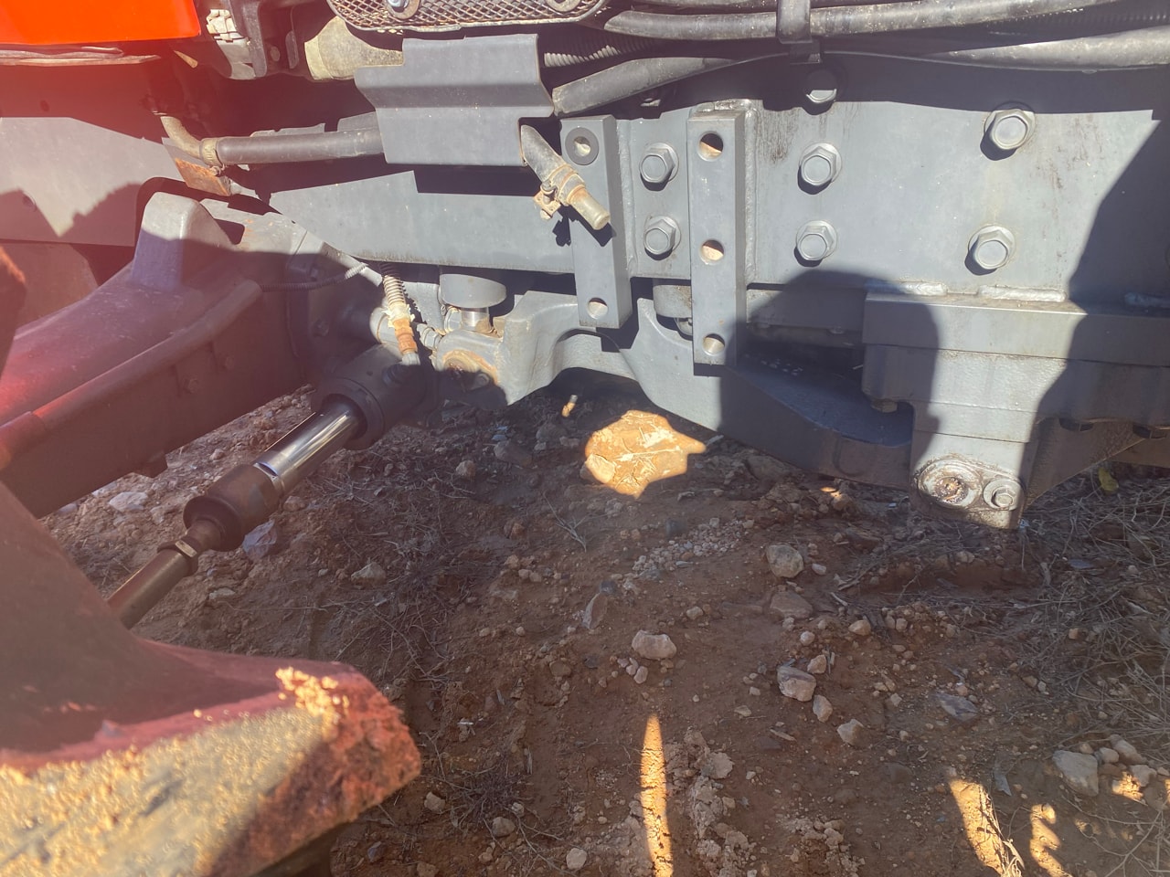 Tracteur KUBOTA M135GX-IV - photo slide 12