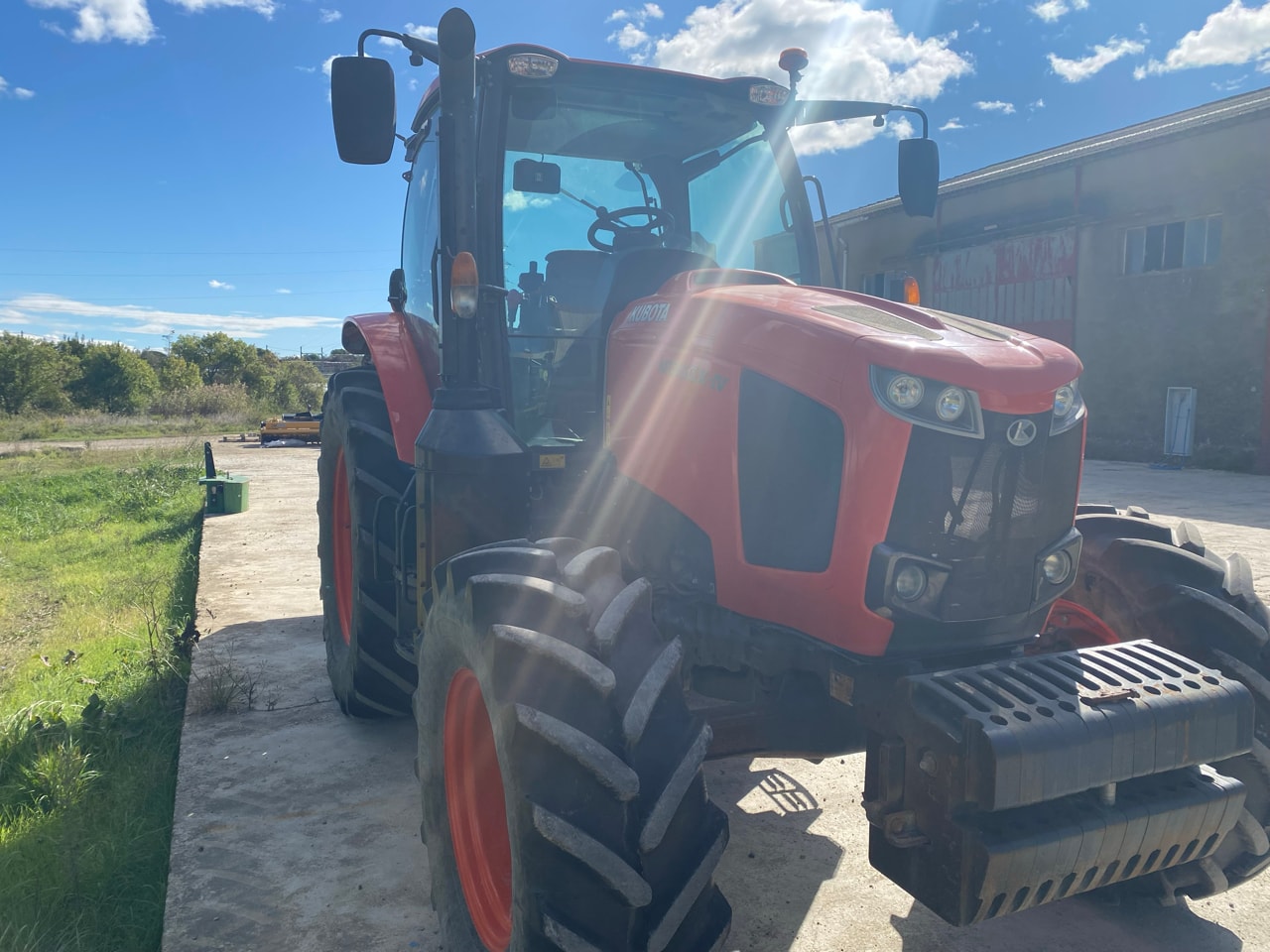 Tracteur KUBOTA M135GX-IV - photo slide 2