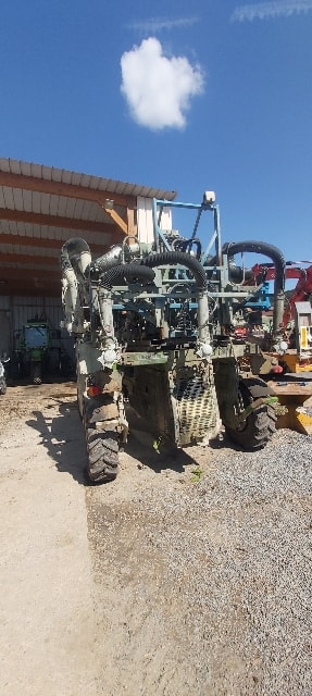 Tracteur enjambeur TECNOMA S120 - photo slide 2