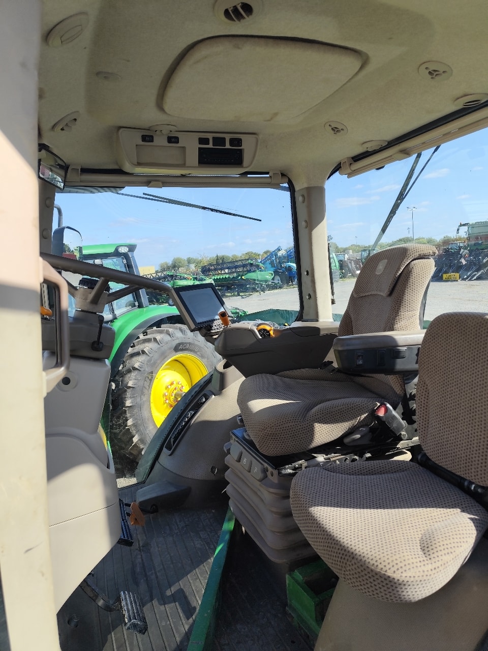 Tracteur JOHN DEERE 7230R - photo slide 21
