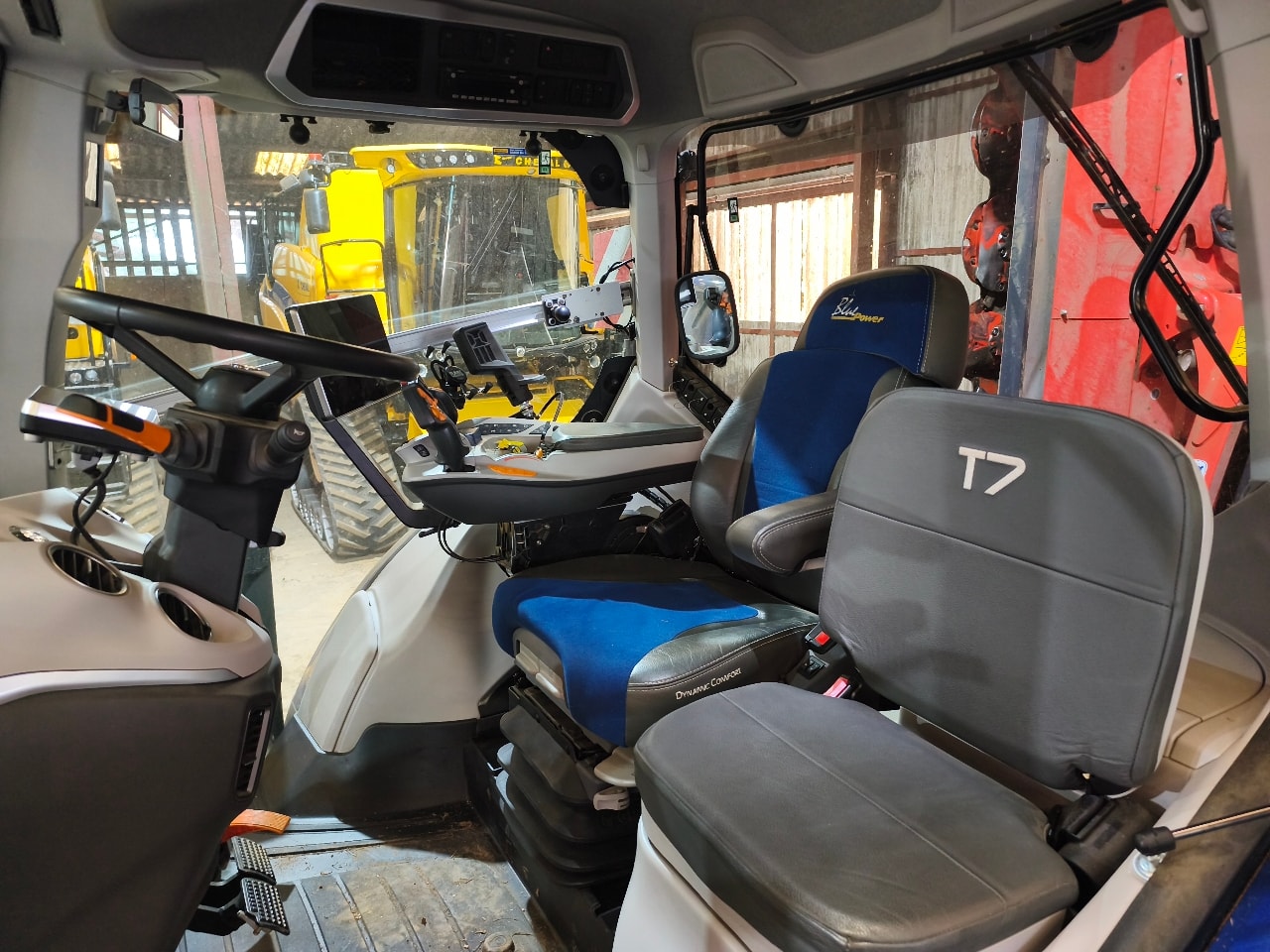 Tracteur NEW HOLLAND T7.315 HD - photo slide 13