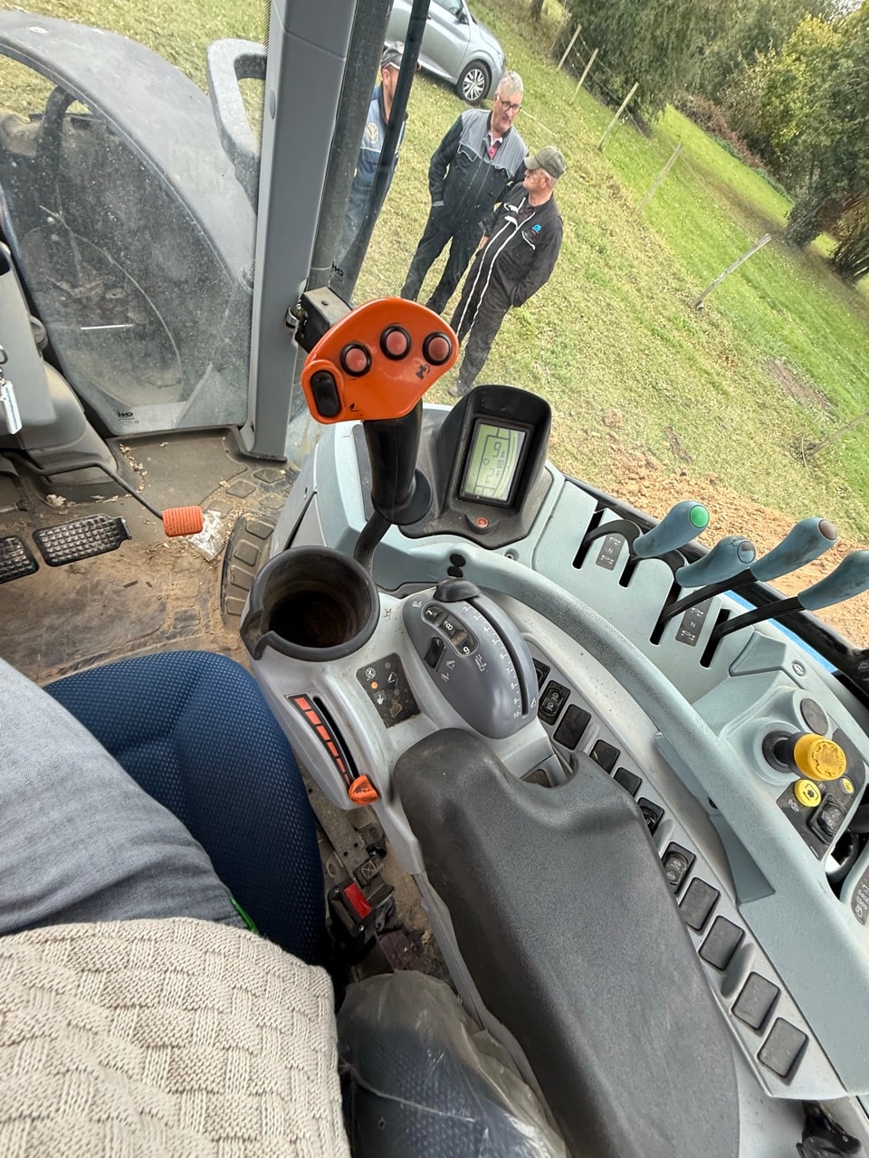 Tracteur NEW HOLLAND T7.195s - photo slide 11