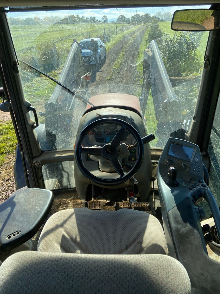 Tracteur chargeur VALTRA N111 - photo slide 8