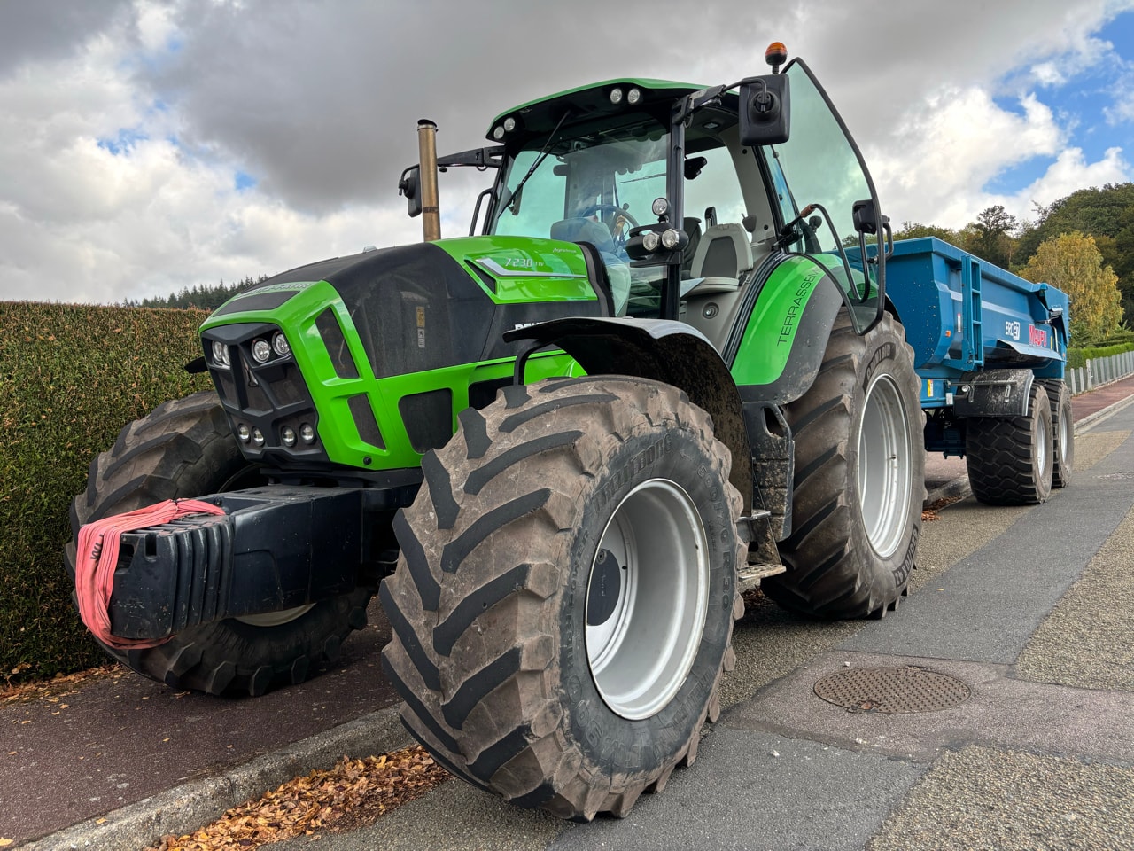 Tracteur DEUTZ FAHR 7230 AGROTRON TTV - photo slide 1