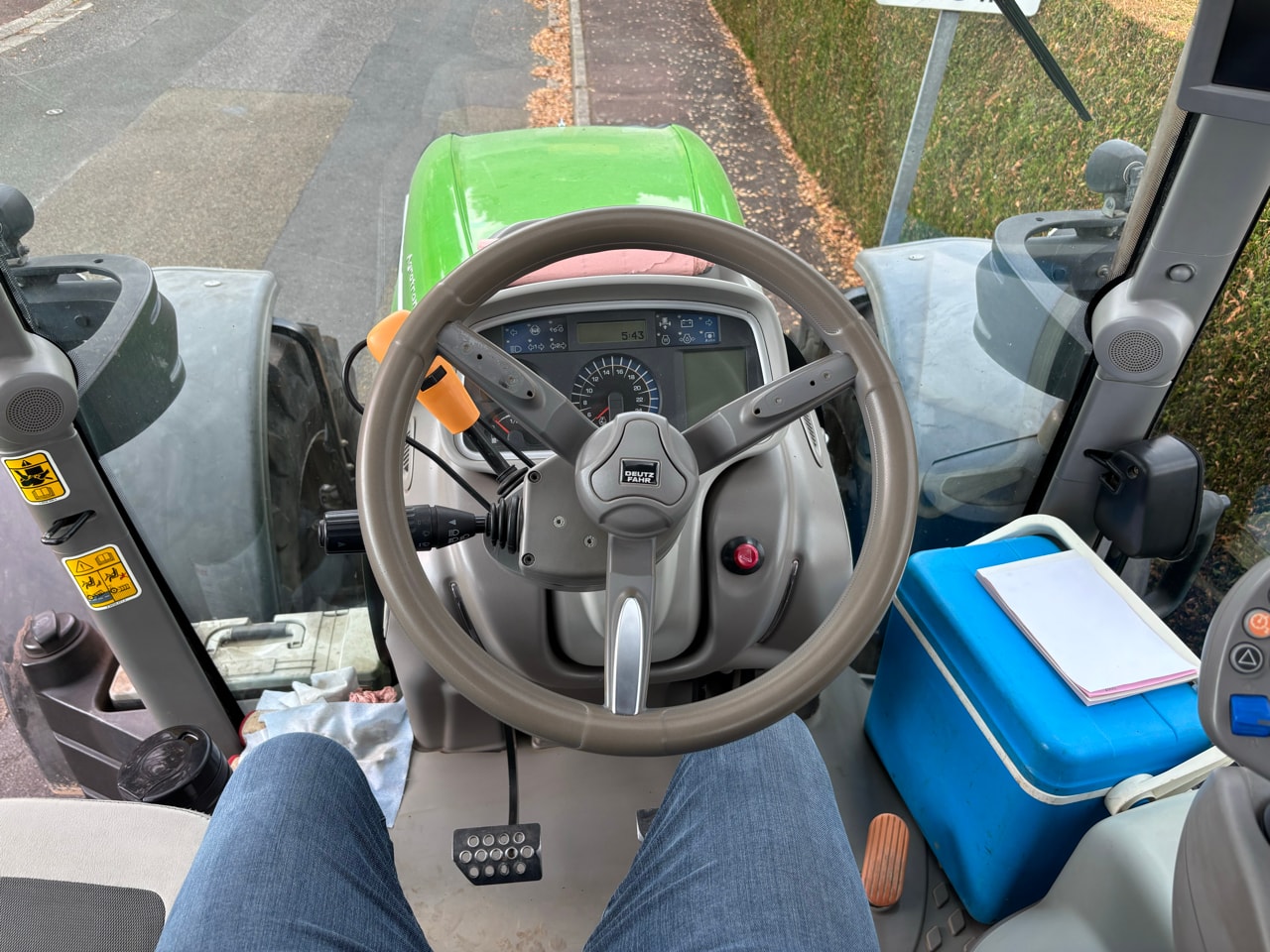 Tracteur DEUTZ FAHR 7230 AGROTRON TTV - photo slide 15