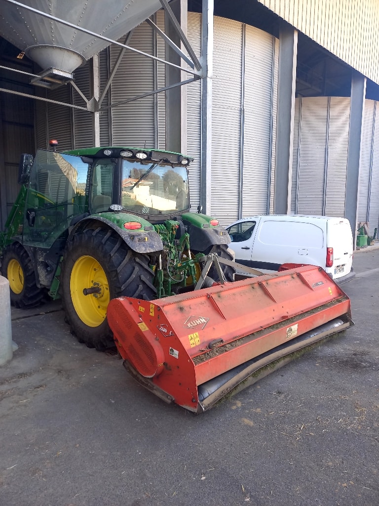 Broyeur KUHN RM 320  - photo slide 1