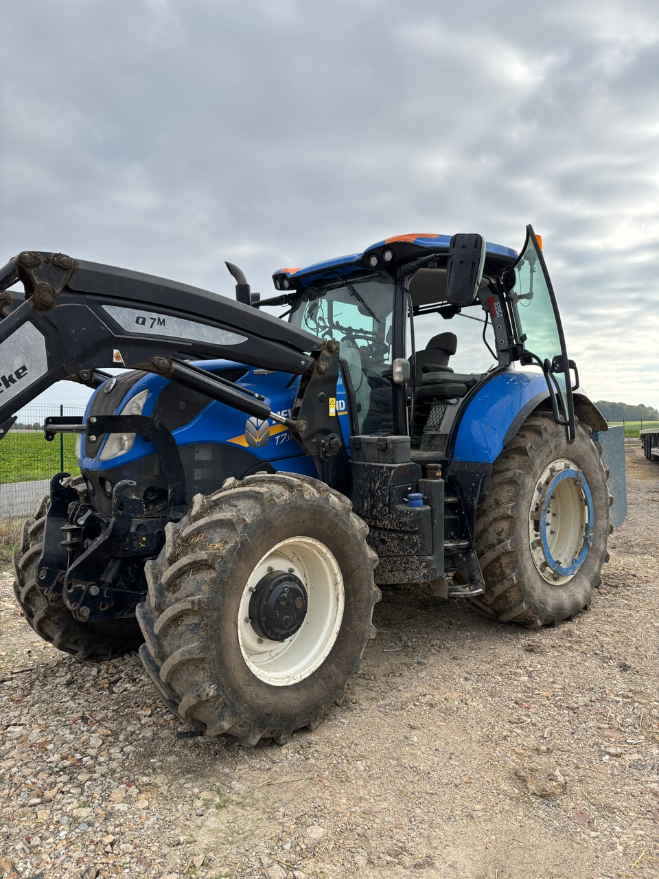 Tracteur NEW HOLLAND T7-175 - photo slide 2