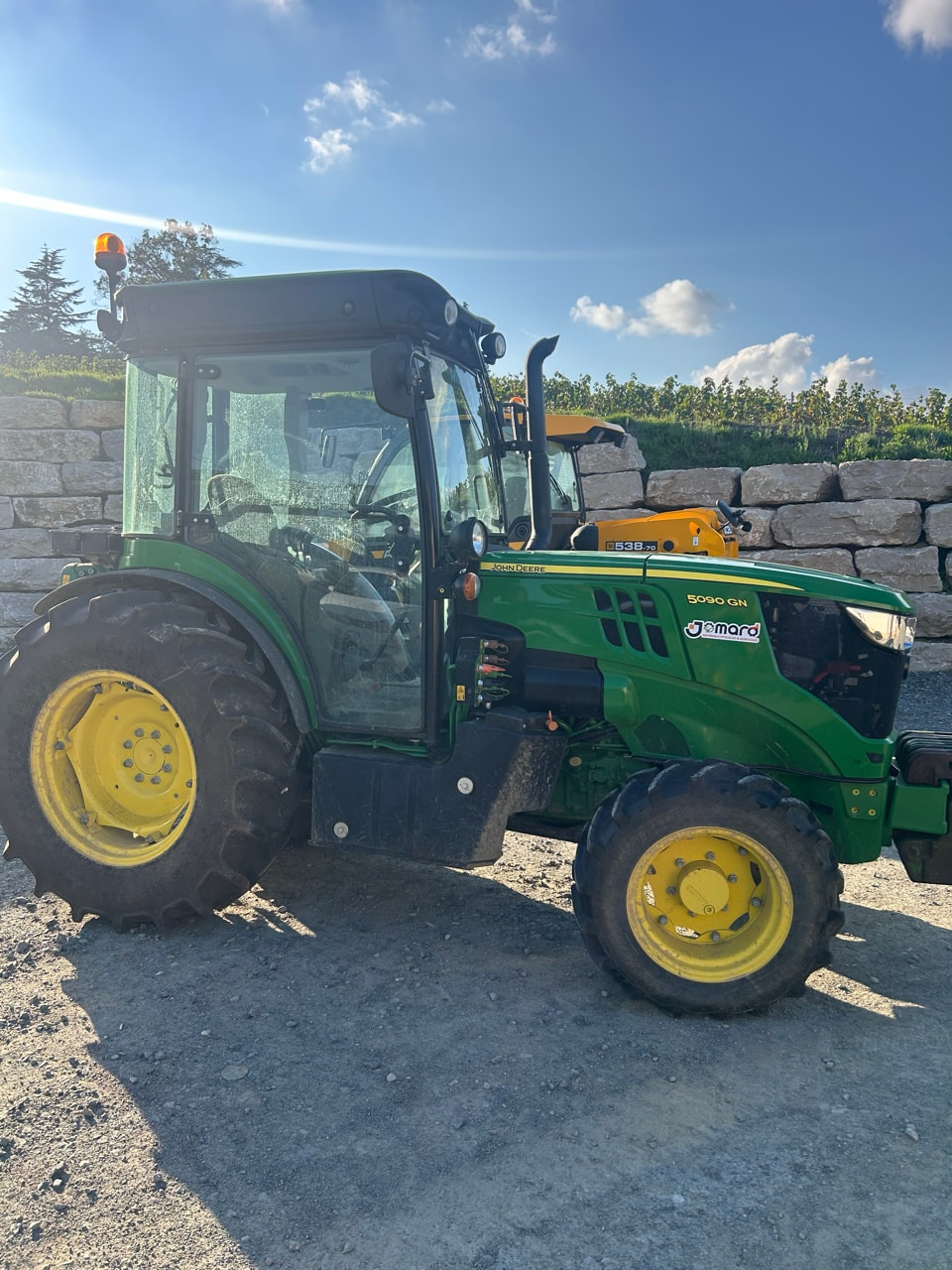 Tracteur fruitier JOHN DEERE 5090 GN - photo slide 2