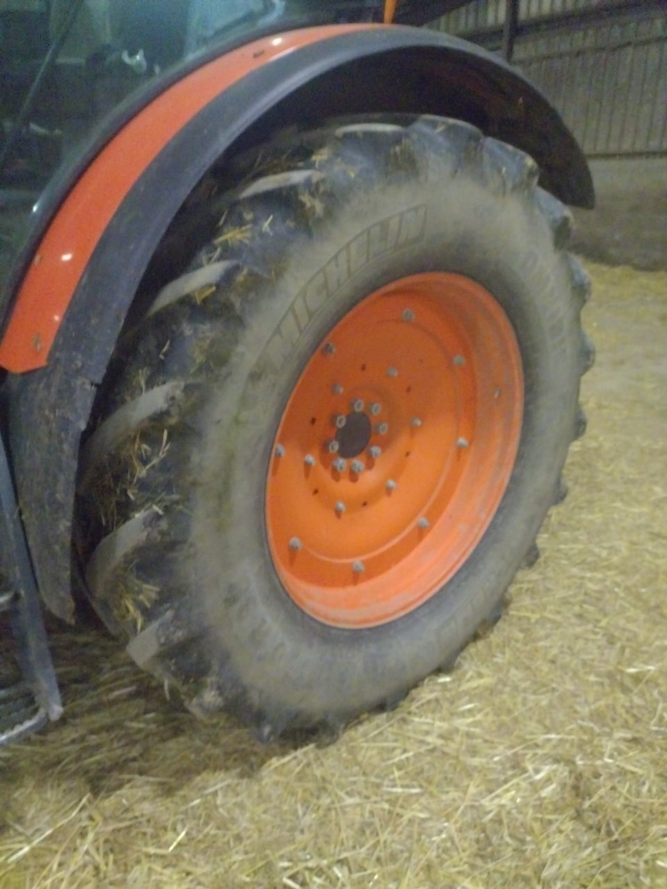 Tracteur chargeur KUBOTA M125 GXS-III - photo slide 13