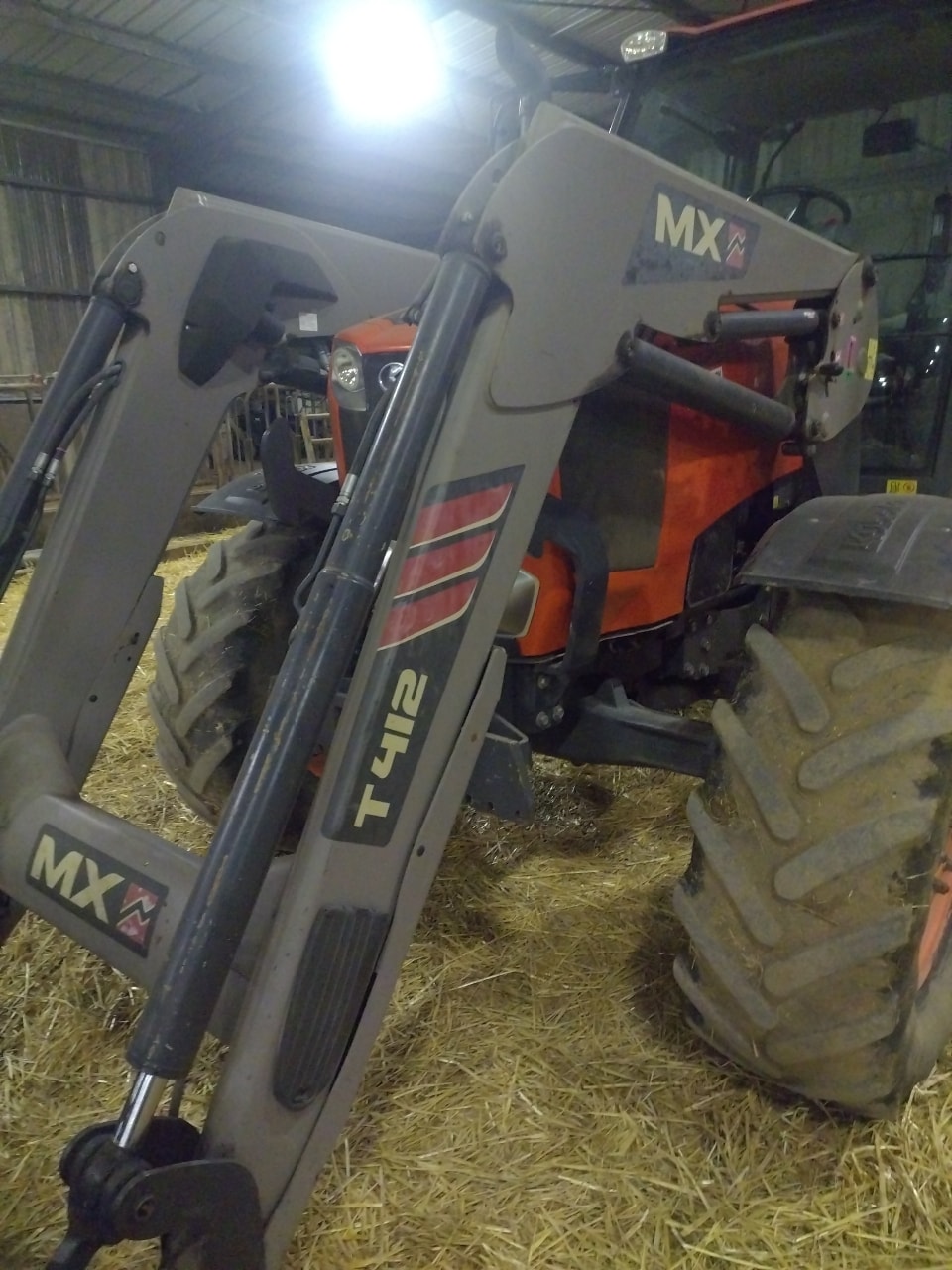 Tracteur chargeur KUBOTA M125 GXS-III - photo slide 22