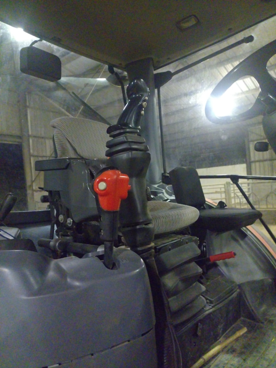 Tracteur chargeur KUBOTA M125 GXS-III - photo slide 19