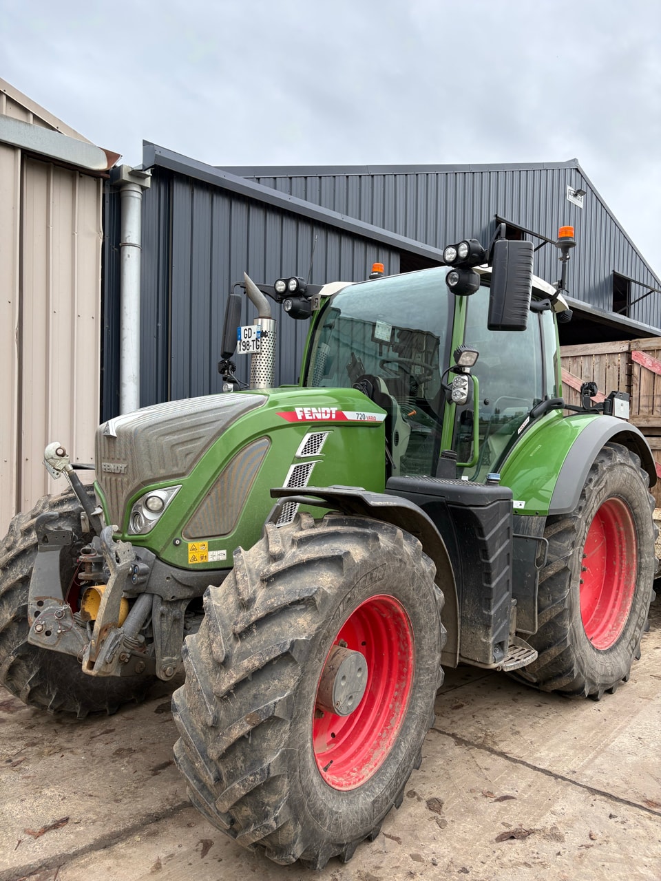 Tracteur FENDT 720 VARIO PROFI + - photo slide 1
