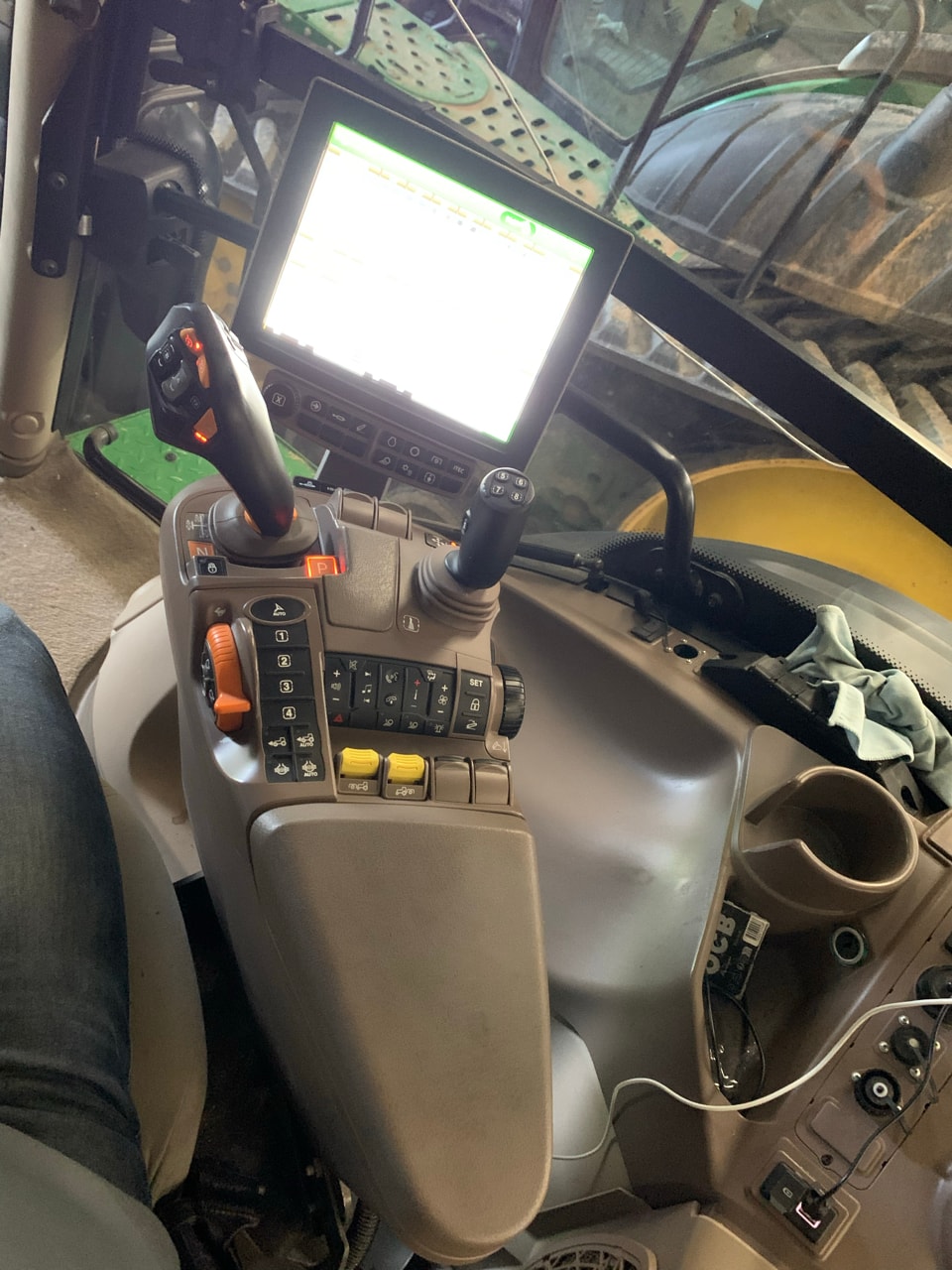 Tracteur JOHN DEERE 6250R - photo slide 20