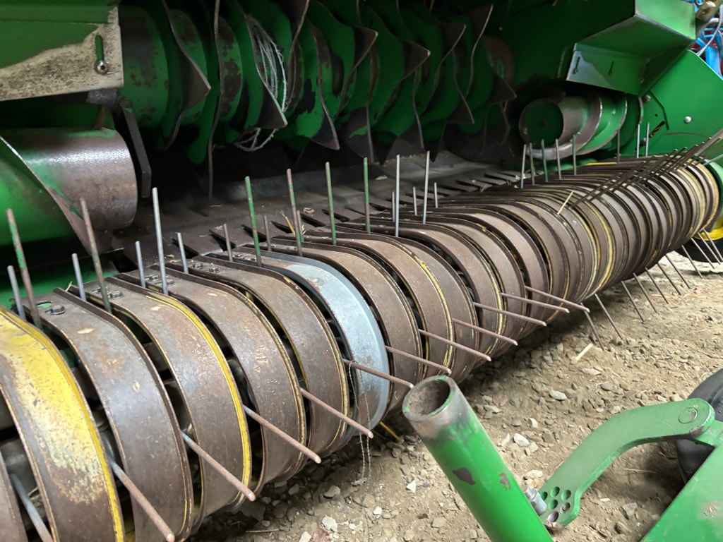 Presse balles rondes JOHN DEERE 864 rotoflow  - photo slide 8
