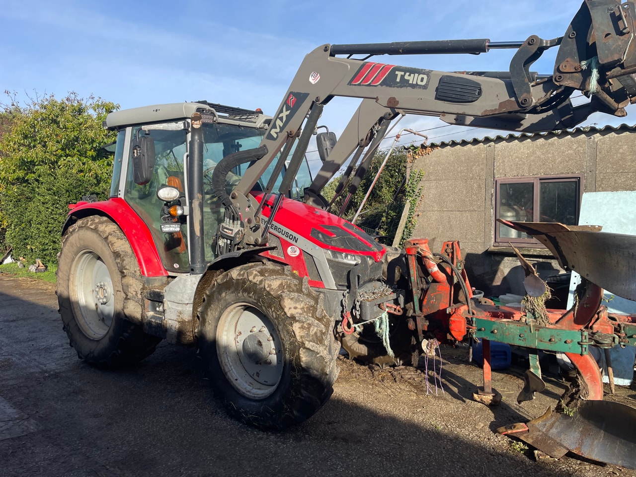 Tracteur chargeur MASSEY FERGUSON 5S.125 D6 EFFICIENT - photo slide 1