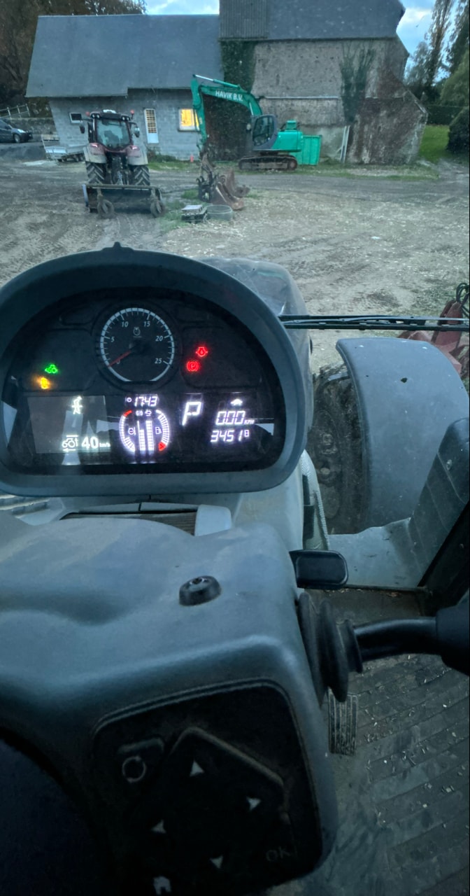 Tracteur VALTRA S274 - photo slide 9
