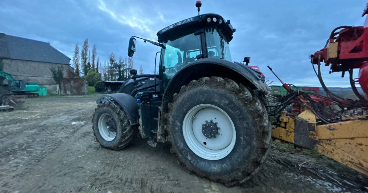 Tracteur VALTRA S274 - photo slide 6