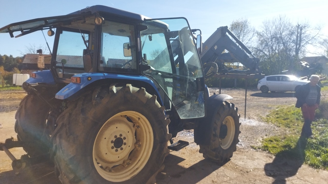 Tracteur NEW HOLLAND T5060 - photo slide 7