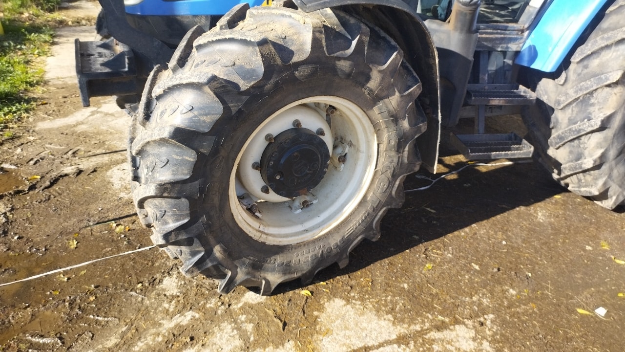 Tracteur NEW HOLLAND T5060 - photo slide 10