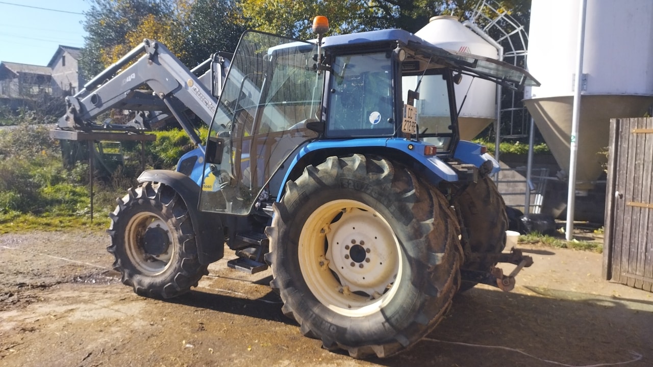 Tracteur NEW HOLLAND T5060 - photo slide 9