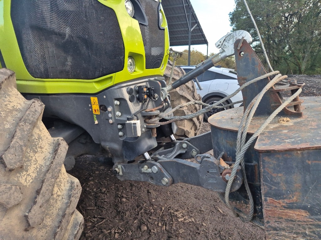 Tracteur CLAAS AXION 830 CMATIC - photo slide 6