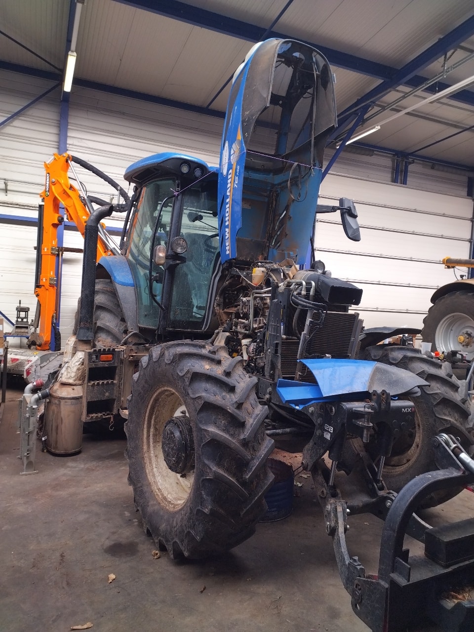 Tracteur NEW HOLLAND T6.145 DCT  - photo slide 6