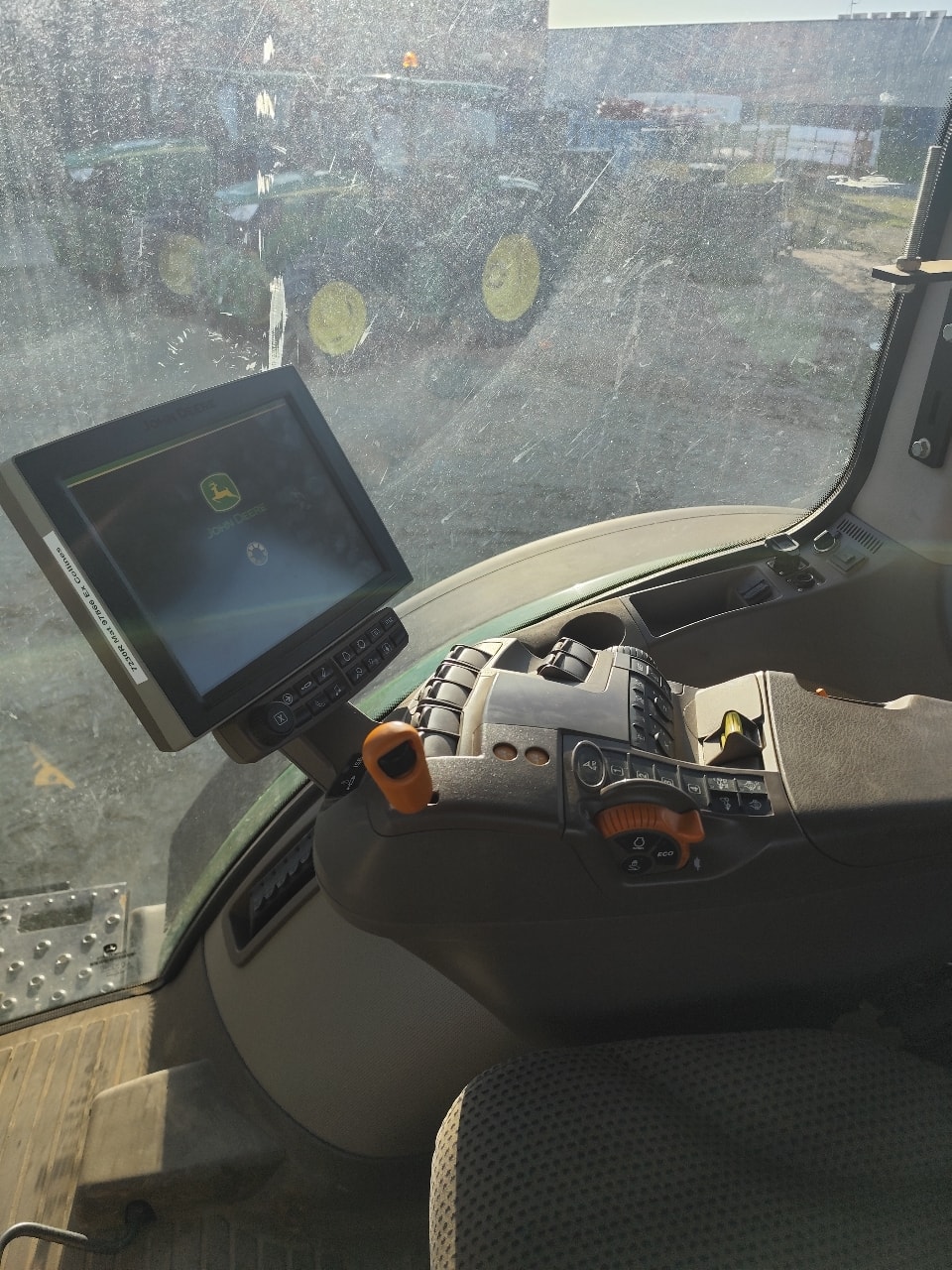 Tracteur JOHN DEERE 7230R - photo slide 13