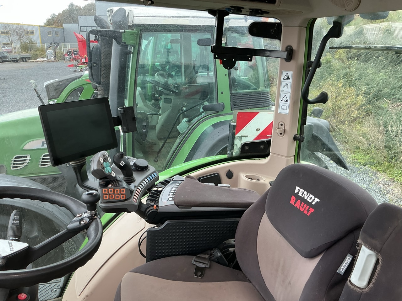 Tracteur FENDT 714 VARIO PROFI - photo slide 9