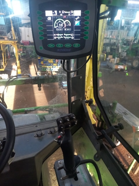 Tracteur enjambeur TECNOMA T140 - photo slide 3