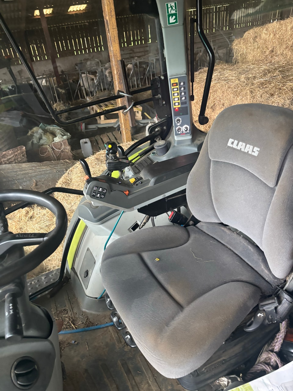 Tracteur CLAAS ARION 510 CIS+ - photo slide 12